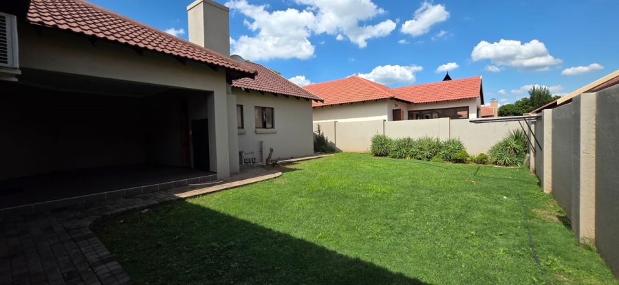 To Let 3 Bedroom Property for Rent in Melodie North West